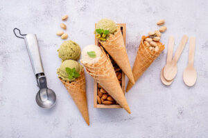 Guide to ice cream photography, image shows beautiful arranged ice cream on a table